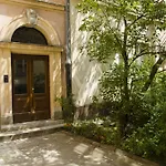 Apartment Krakowskie Przedmiescie 